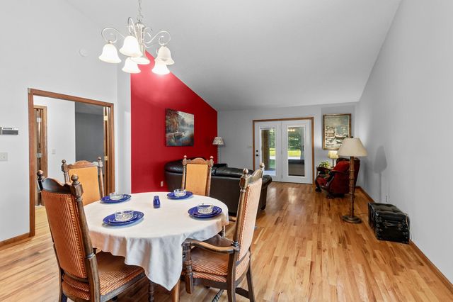 5661 Donegal Court, Shoreview, MN 55126