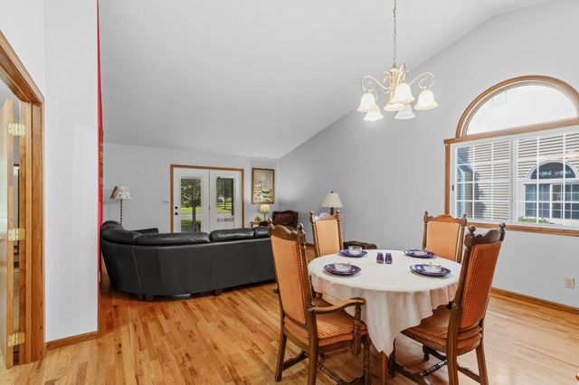 5661 Donegal Court, Shoreview, MN 55126