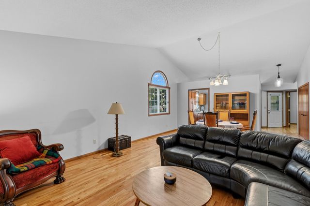 5661 Donegal Court, Shoreview, MN 55126