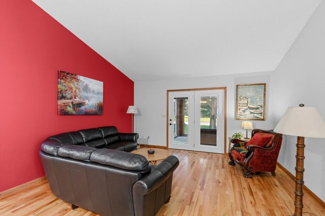 5661 Donegal Court, Shoreview, MN 55126