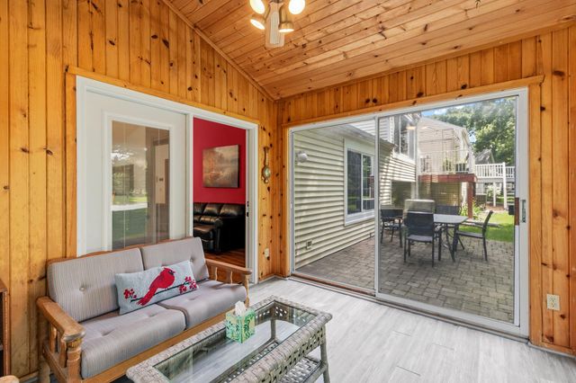 5661 Donegal Court, Shoreview, MN 55126