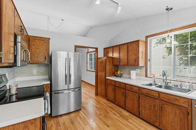 5661 Donegal Court, Shoreview, MN 55126