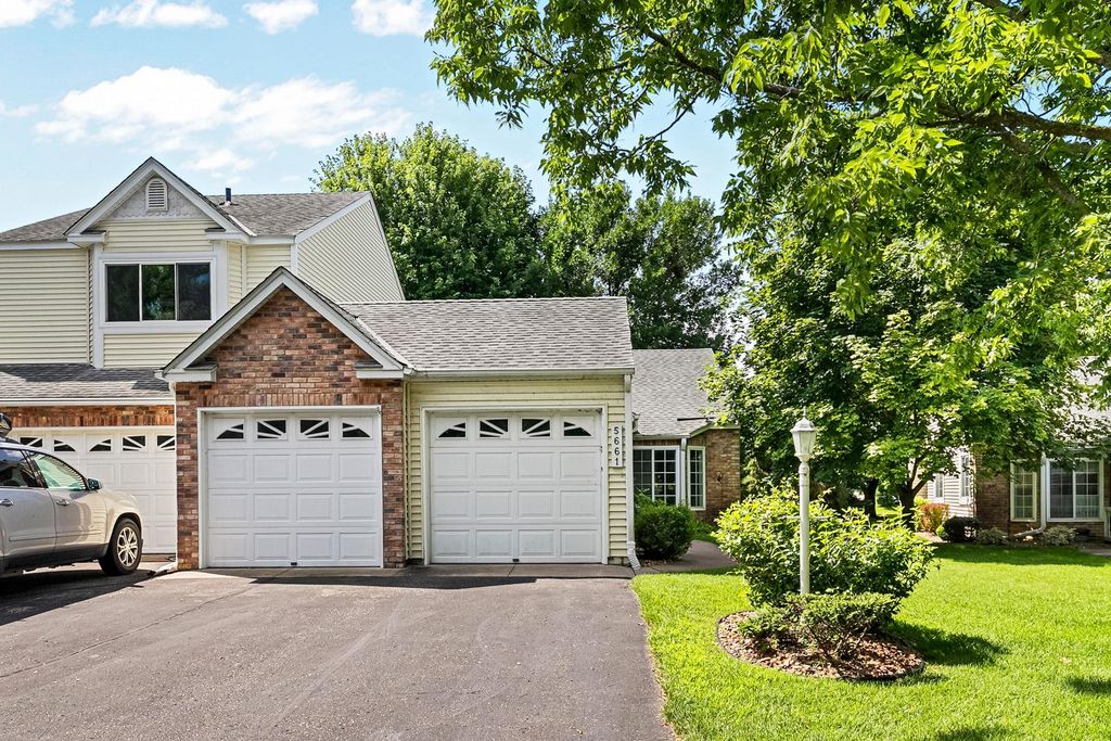 5661 Donegal Court, Shoreview, MN 55126