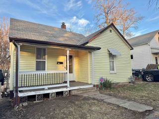 1220 SW Harvey PL, Topeka, KS 66606