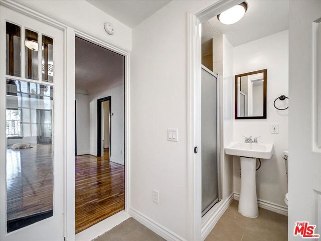 243 N Berendo Street, Los Angeles, CA 90004