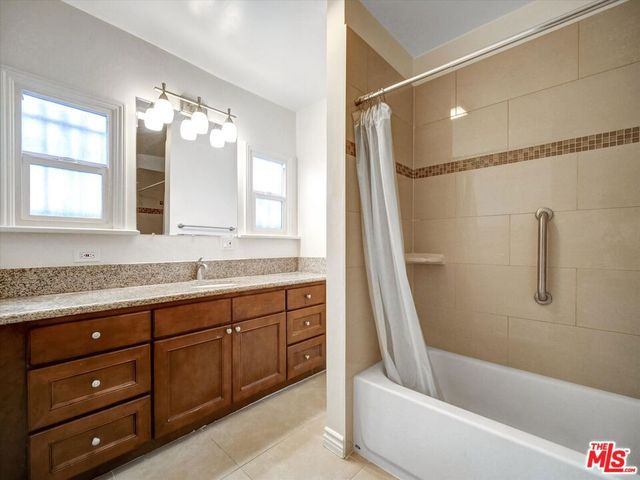 243 N Berendo Street, Los Angeles, CA 90004