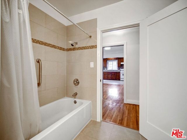 243 N Berendo Street, Los Angeles, CA 90004