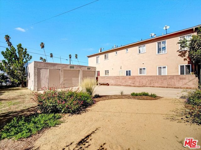 243 N Berendo Street, Los Angeles, CA 90004