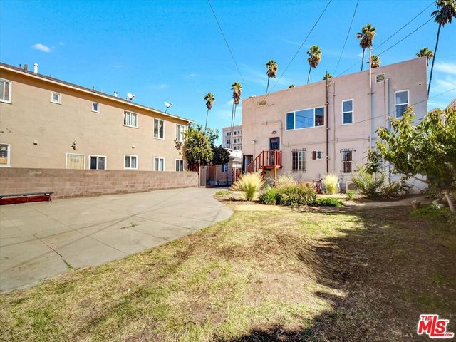 243 N Berendo Street, Los Angeles, CA 90004
