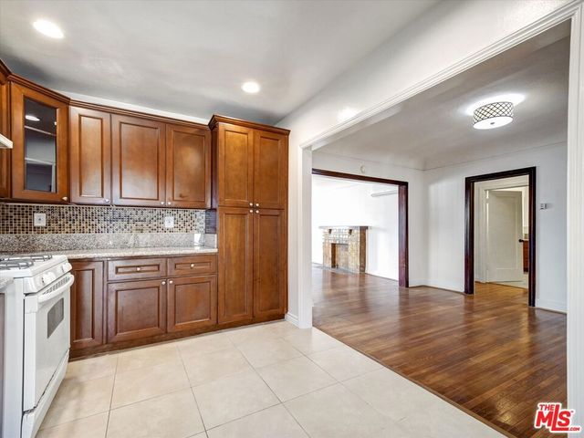 243 N Berendo Street, Los Angeles, CA 90004