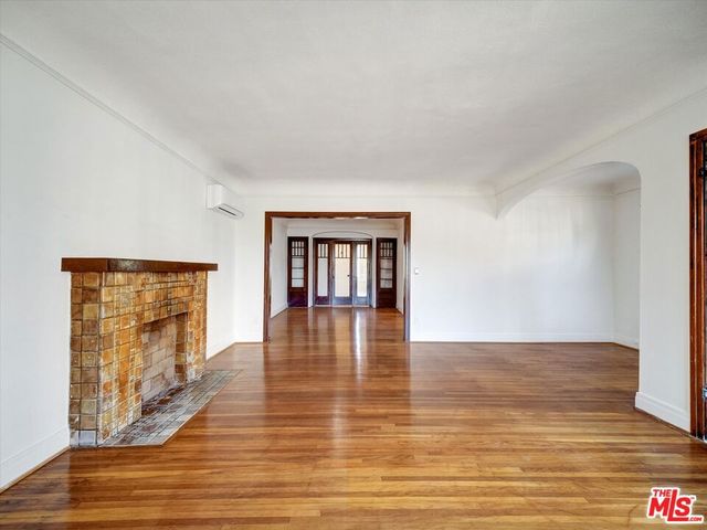 243 N Berendo Street, Los Angeles, CA 90004