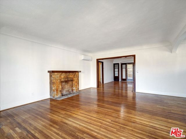 243 N Berendo Street, Los Angeles, CA 90004