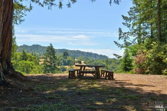 18900 NW Armstrong Woods Rd NW, Guerneville, CA 95446
