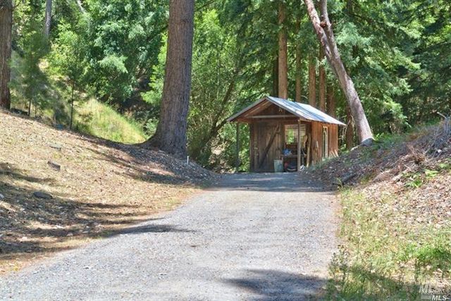 18900 NW Armstrong Woods Rd NW, Guerneville, CA 95446