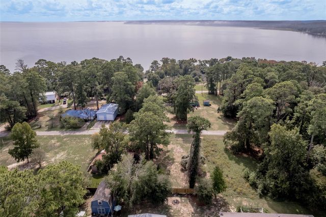 365 Pinemont Drive, Point Blank, TX 77364