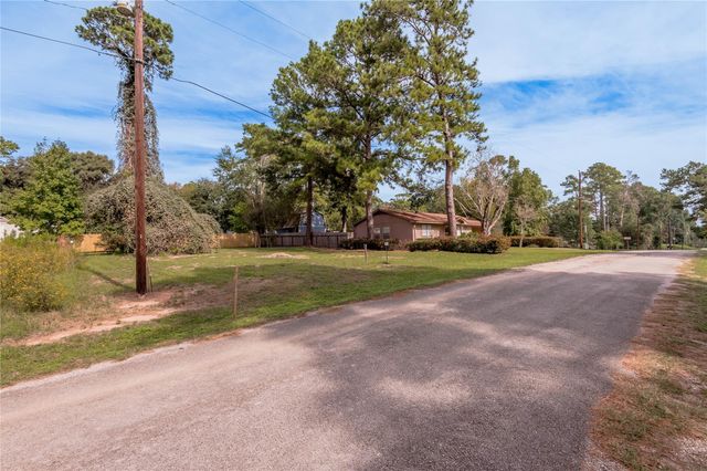 365 Pinemont Drive, Point Blank, TX 77364