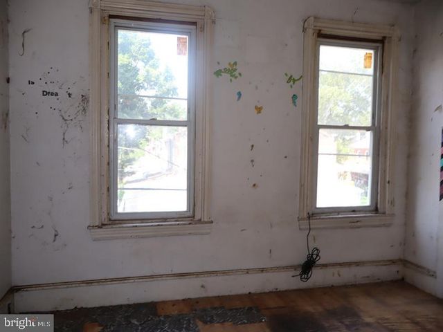 5311 N HOWARD ST, Philadelphia, PA 19120