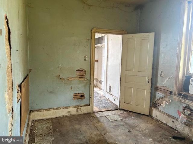 5311 N HOWARD ST, Philadelphia, PA 19120