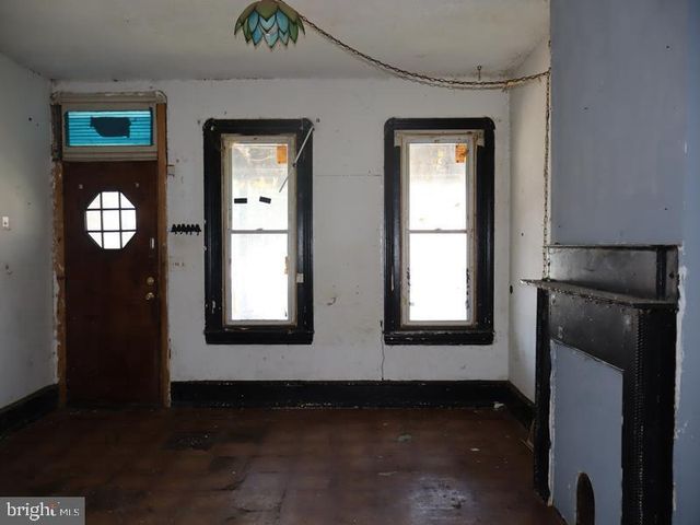 5311 N HOWARD ST, Philadelphia, PA 19120