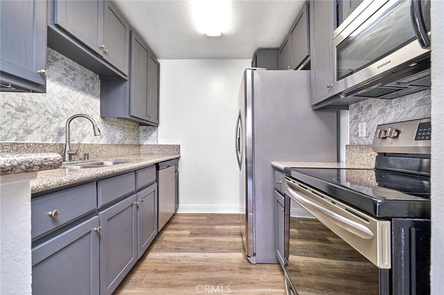 244 S La Fayette Park 301, Los Angeles, CA 90057