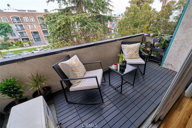 244 S La Fayette Park 301, Los Angeles, CA 90057