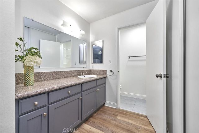 244 S La Fayette Park 301, Los Angeles, CA 90057