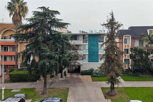 244 S La Fayette Park 301, Los Angeles, CA 90057