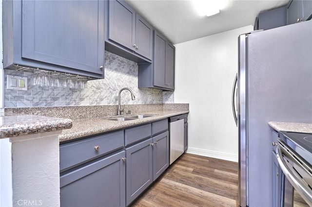 244 S La Fayette Park 301, Los Angeles, CA 90057