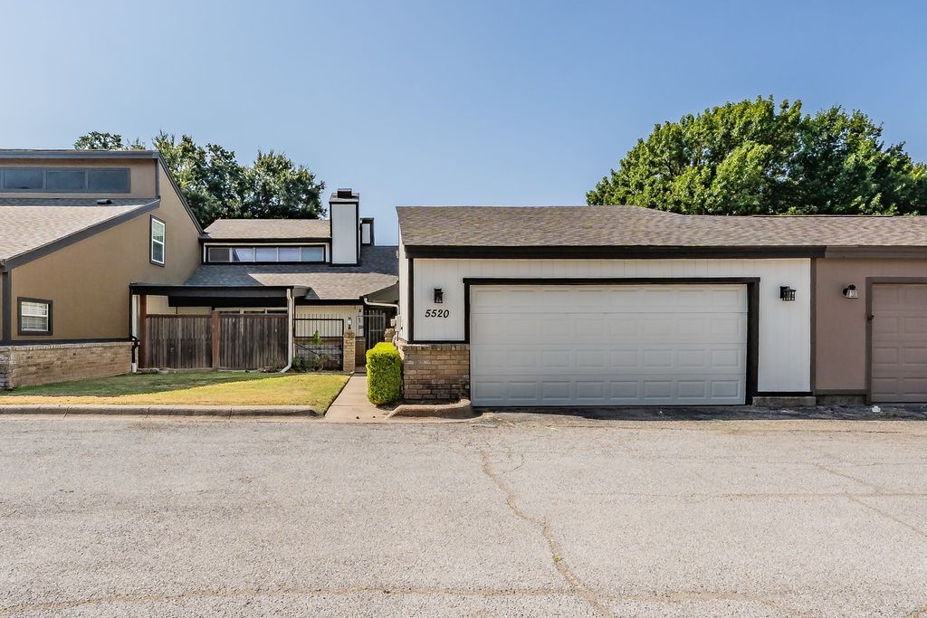 5520 Willow Circle, Fort Worth, TX 76112 — photo 2
