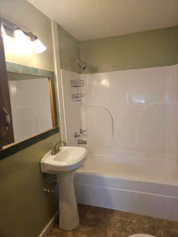 601 N Harris Street, Willow Springs, MO 65793