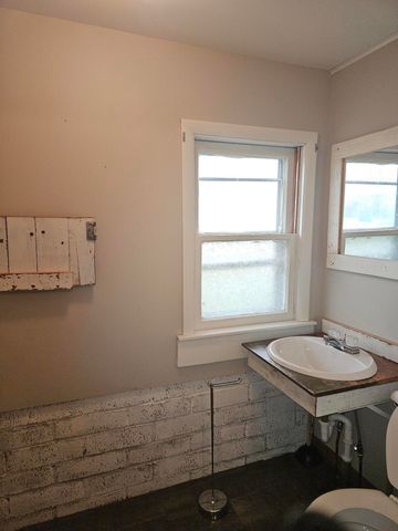 601 N Harris Street, Willow Springs, MO 65793