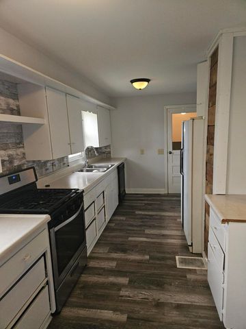 601 N Harris Street, Willow Springs, MO 65793