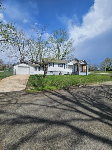 601 N Harris Street, Willow Springs, MO 65793