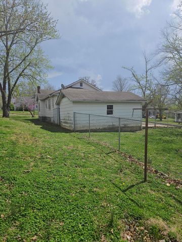 601 N Harris Street, Willow Springs, MO 65793