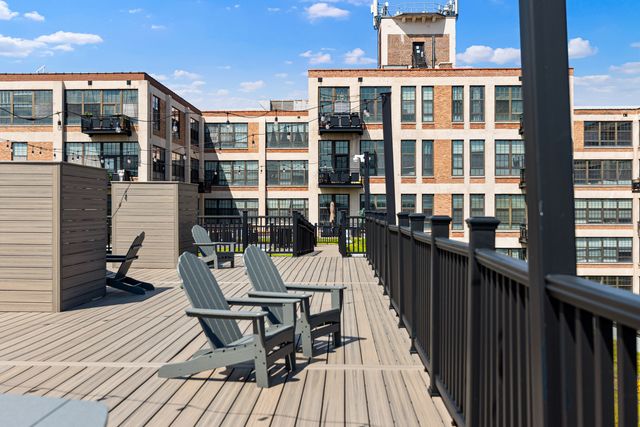 3963 W Belmont Avenue 109, Chicago, IL 60618