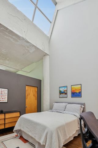 1800 W ROSCOE Street 520, Chicago, IL 60657