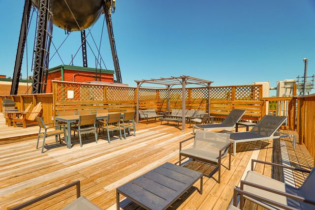 1800 W ROSCOE Street 520, Chicago, IL 60657