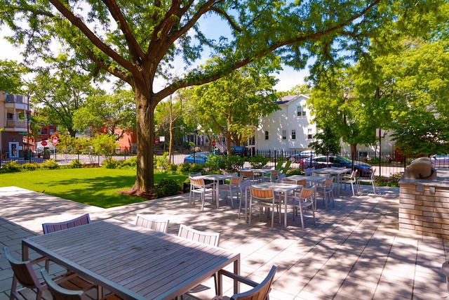 1800 W ROSCOE Street 520, Chicago, IL 60657