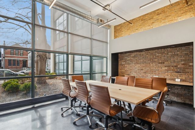 1800 W ROSCOE Street 520, Chicago, IL 60657