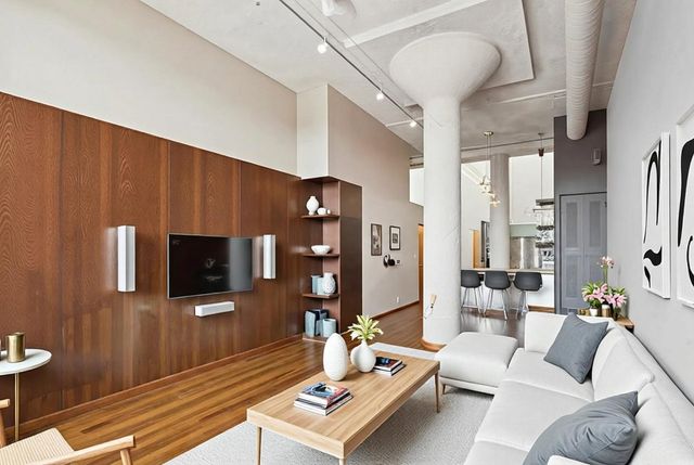 1800 W ROSCOE Street 520, Chicago, IL 60657