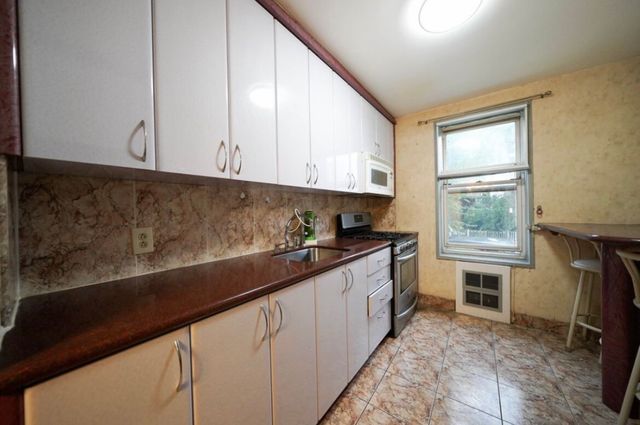 2260 Benson Ave Apt 1J, New York City, NY 11214