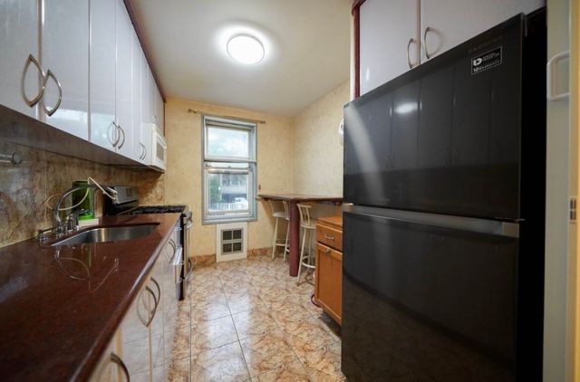 2260 Benson Ave Apt 1J, New York City, NY 11214
