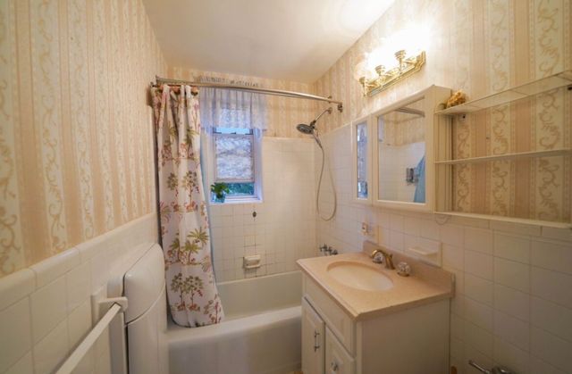 2260 Benson Ave Apt 1J, New York City, NY 11214