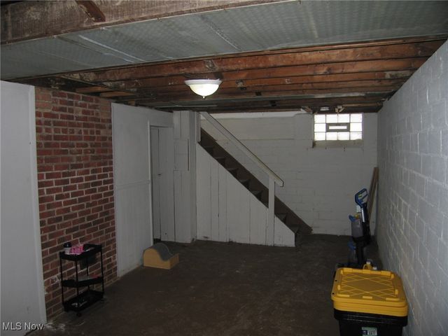 1375 Winston, South Euclid, OH 44121