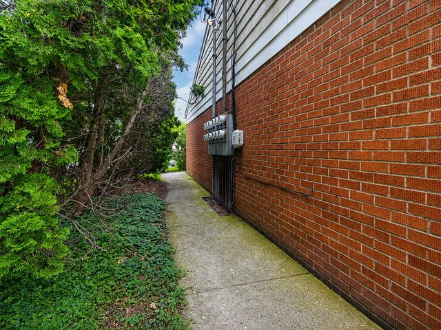 321 Hoffman Court, Crown Point, IN 46307