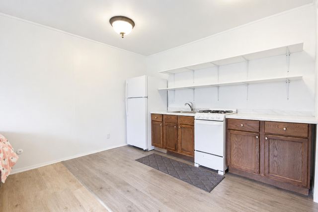 321 Hoffman Court, Crown Point, IN 46307