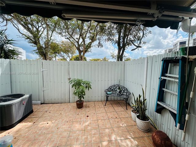 13890 SW 64th St, Miami, FL 33183