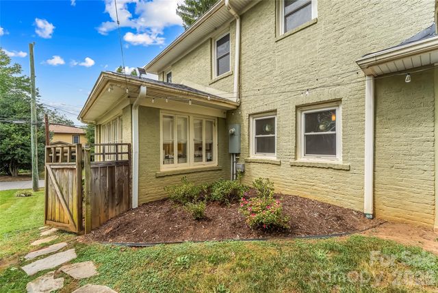 96 Longview Road, Asheville, NC 28806