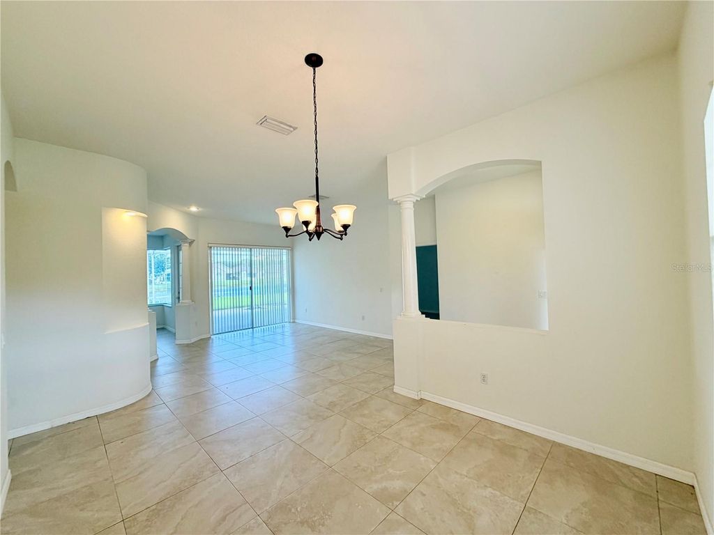 Image 13 of property listing at 14606 CORAL BERRY DRIVE, Tampa, FL 33626