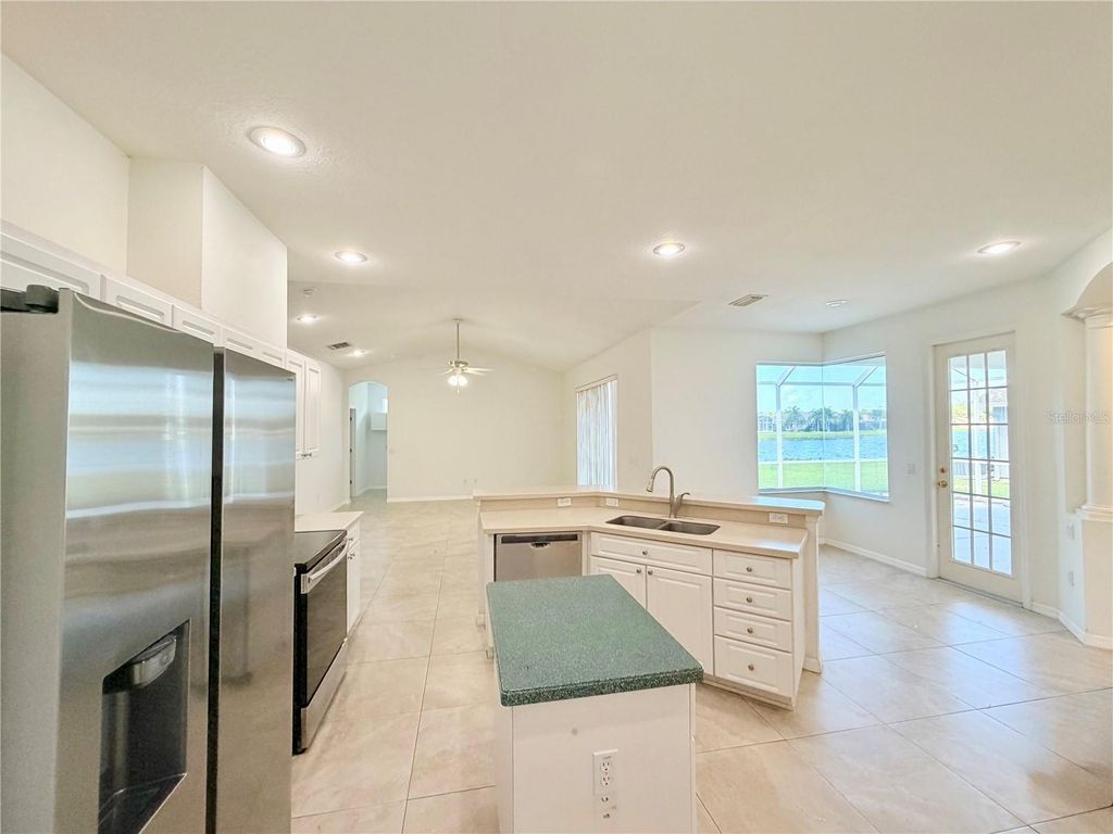 Image 15 of property listing at 14606 CORAL BERRY DRIVE, Tampa, FL 33626